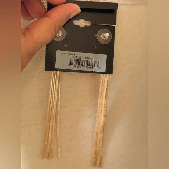 Guess Gold Chain Tassel Earrings NEW NEVER WORN - Picture 3 of 4